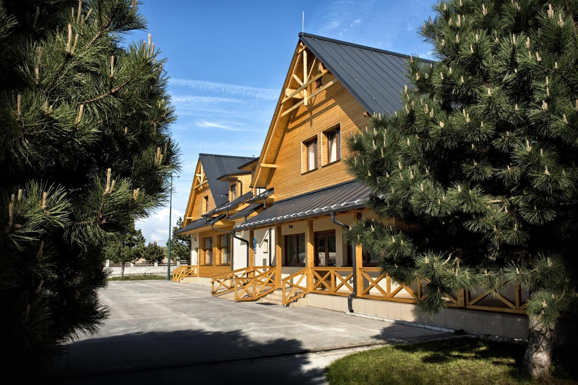 Hotel Rozalka Пезінок Екстер'єр фото